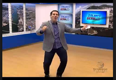 Deputado estadual capixaba faz dancinha durante apresentação de programa policialesco