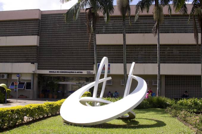 Comunicação e Informação - USP: Fachada da Escola de Comunicação e Artes (ECA-USP) (crédito: Marcos Santos/ USP Imagens)